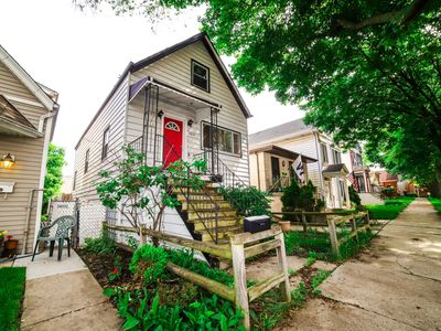4830 W Gunnison St, Chicago, IL, 60630