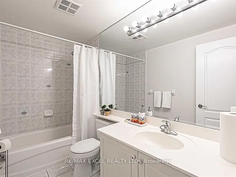 2 Clairtrell Rd #801 — Photo 13
