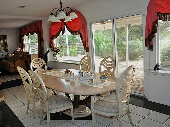 4th image of 9041 Lake Hope Dr