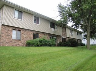 117 Harbet Ave NW APT 4, Cedar Rapids, IA 52405
