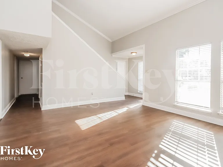 547 Shealy St — Photo 5