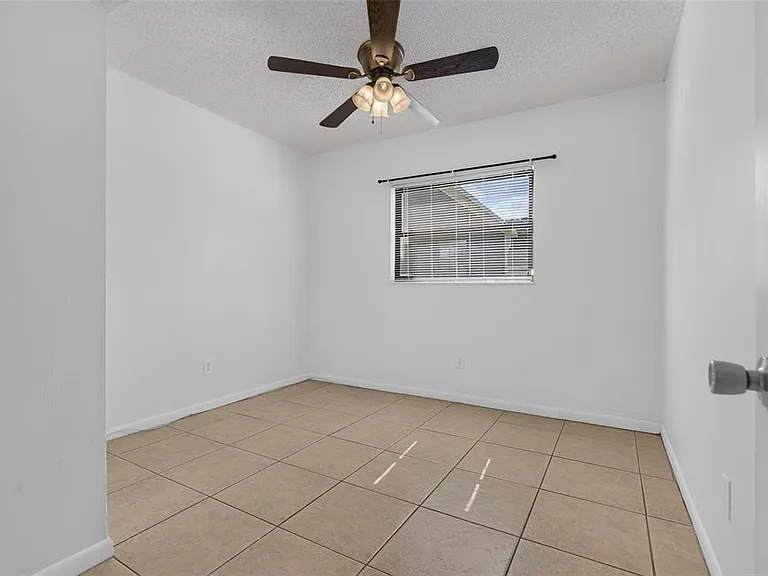 6411 Santa Monica Dr — Photo 22