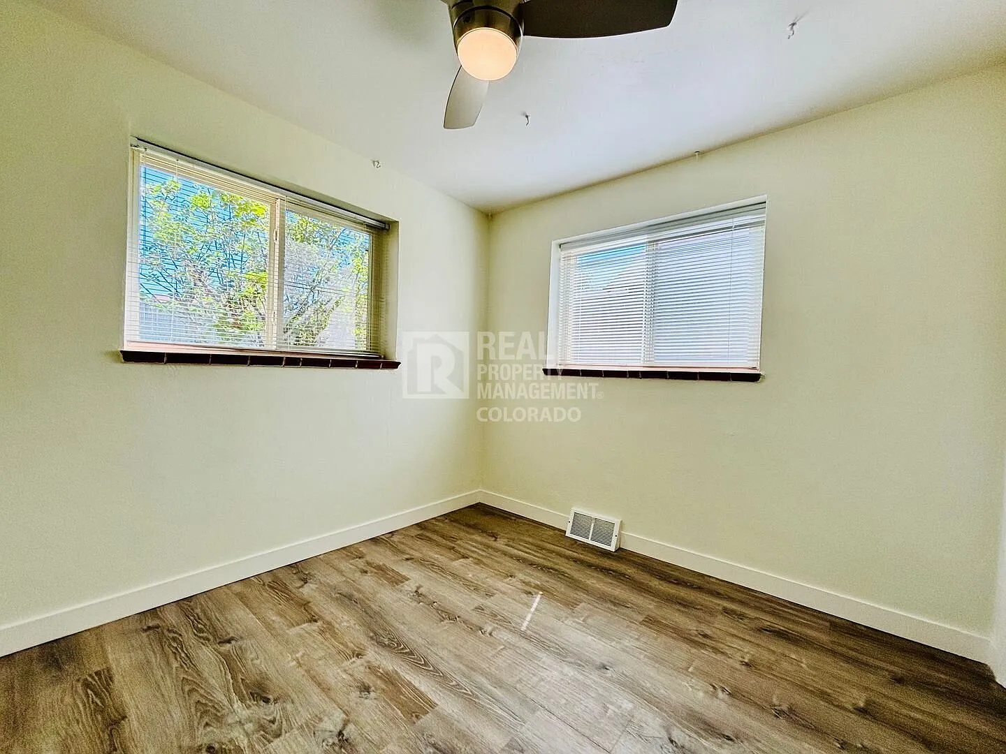 Charming 2 Bedroom Rental in South Denver — Photo 2