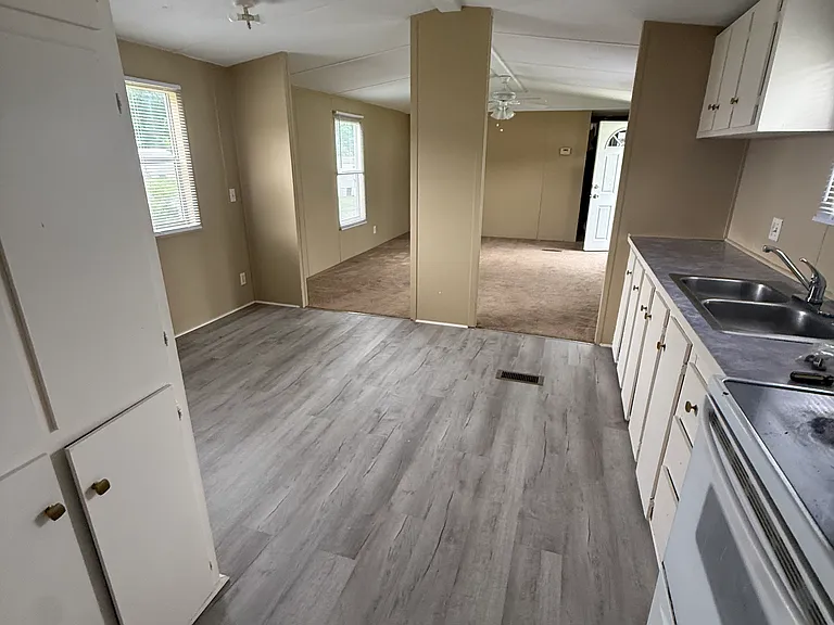 365 Huffmantown Rd — Photo 2