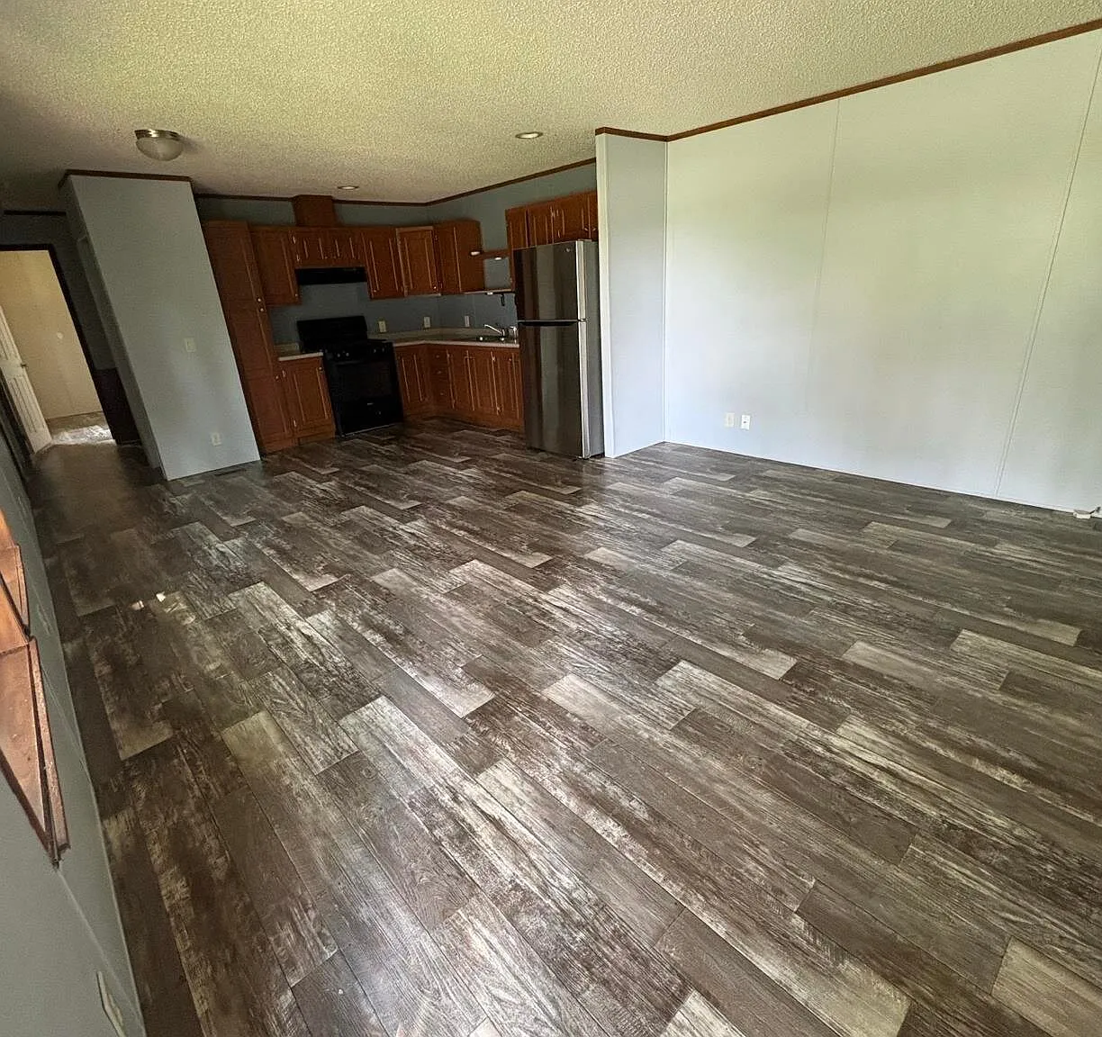 3 bed, 2.0 bath, $800 — Photo 2