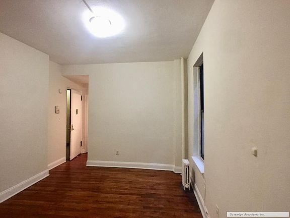 4th image of 246 Bradhurst Ave APT 32