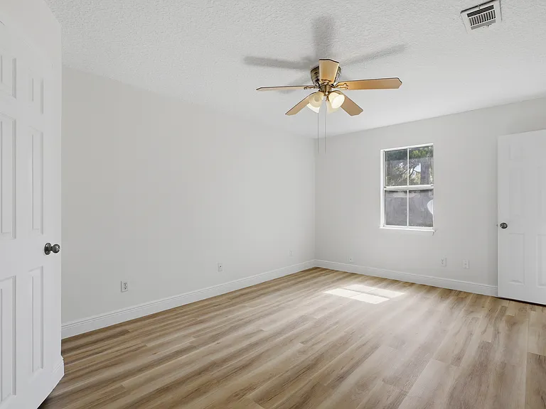 308 Dogwood Ct — Photo 8