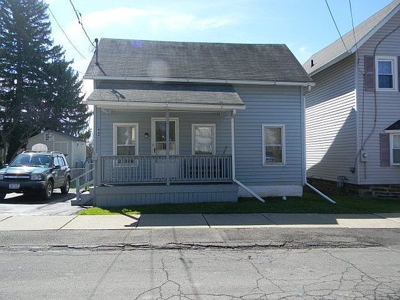 2nd image of 964 E Clinton St