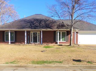 2048 Winfield Dr, Tupelo, MS 38801
