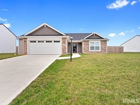 1808 Waynedale Dr, Garrett, IN 46738