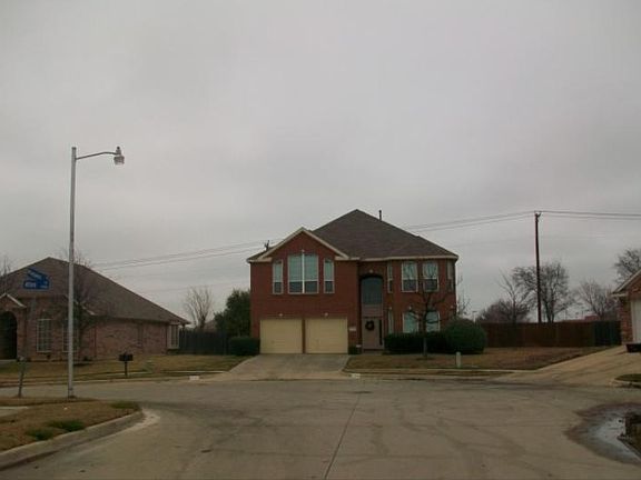 5th image of 634 Primavera Dr