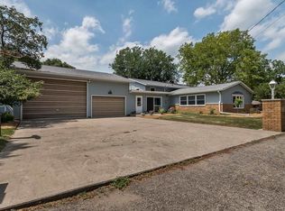 209 3rd St S, Cordova, IL 61242