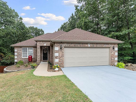 4th image of 25 Merritt Cir
