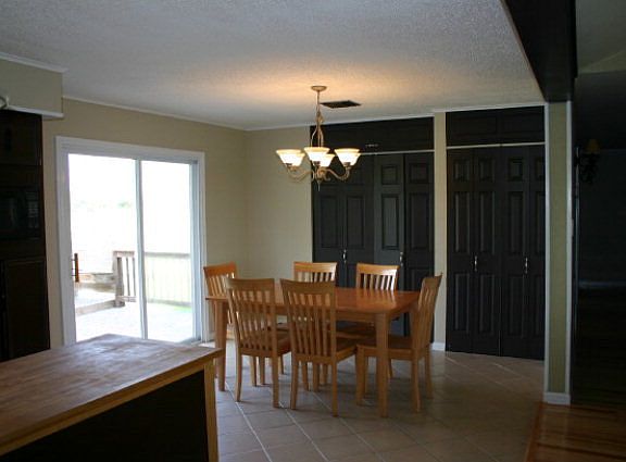 Dinning Area next to Kitchen