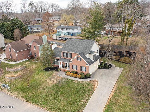 4th image of 8115 Crimson Ln