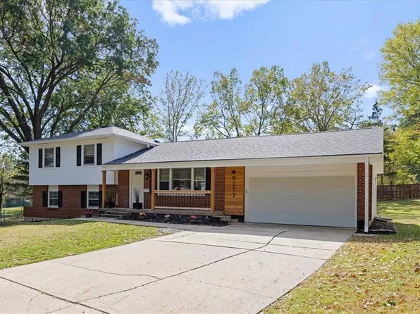 9317 Hardy Dr, Overland Park, KS 66212