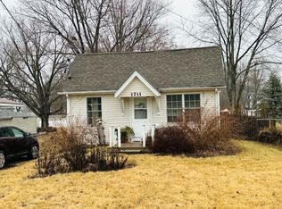 1711 W 9th St, Dixon, IL 61021