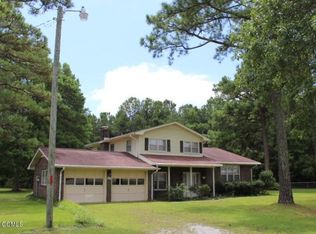 679 Queens Creek Rd, Hubert, NC 28539