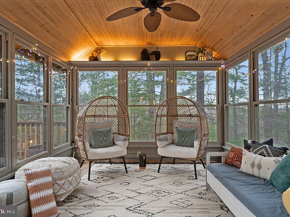 1st image of 162 Forrest St