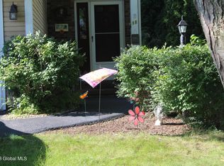 11 Captains Blvd, Waterford, NY 12188