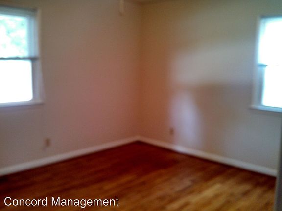 5th image of 2122 Hubbard St