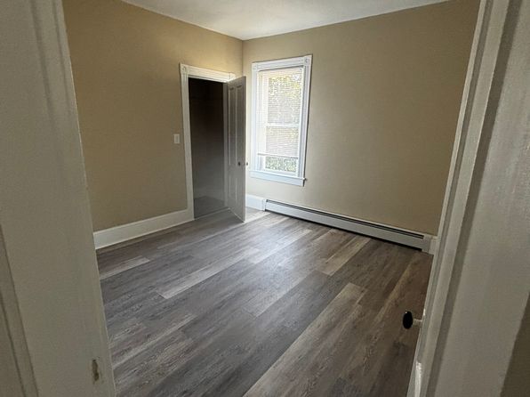 368 Old River Rd FLOOR 3