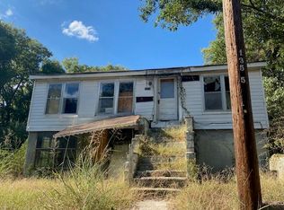 2211 Riverside Dr, Florence, AL 35630