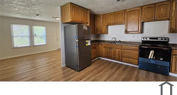 802 Saint Monica Dr — Photo 1