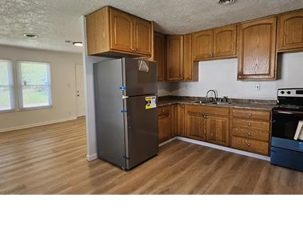 802 Saint Monica Dr, Cahokia, IL 62206