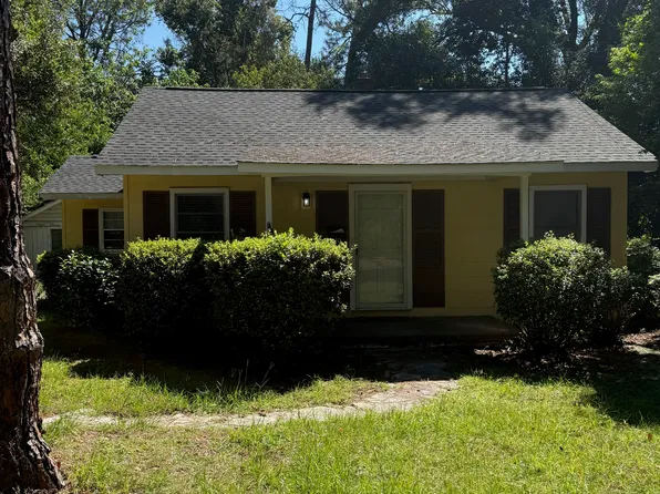 340 Pineview Dr, Waycross, GA 31501
