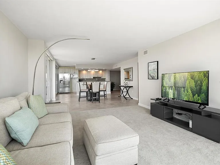 400 Island Way #901 — Photo 13