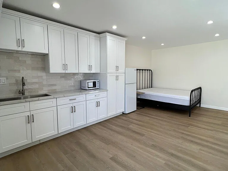 19139 Delano St #1 — Photo 1