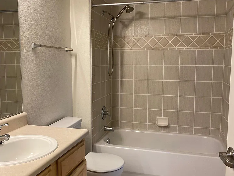 5201 S Fox St #203 — Photo 5