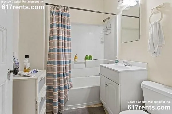 3 bed, 1200 sqft, $2,995 — Photo 2