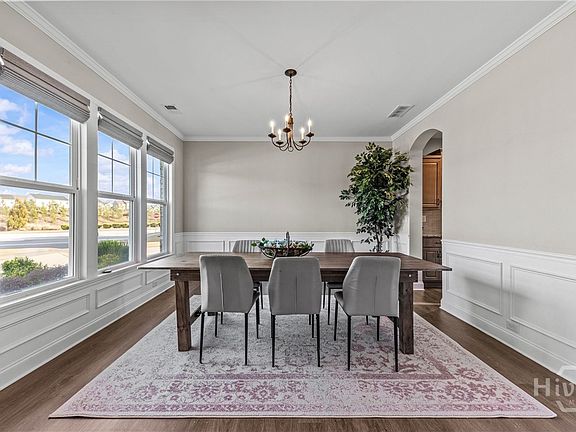 4th image of 25 Clearwater Court