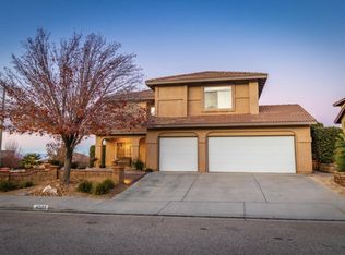 4033 Grandview Dr, Palmdale, CA 93551