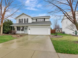 143 Olde School Rd, Neenah, WI 54956