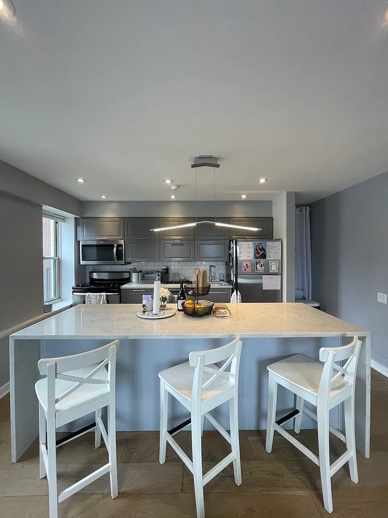 3 bed, 1100 sqft, $3,300 — Photo 2