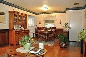 4th image of 308 W Greenfield Ave