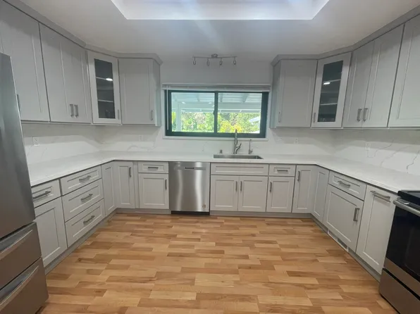 11040 Eastbrook Ave, Los Altos, CA 94024