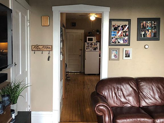 4th image of 2341 N Leavitt St APT 2