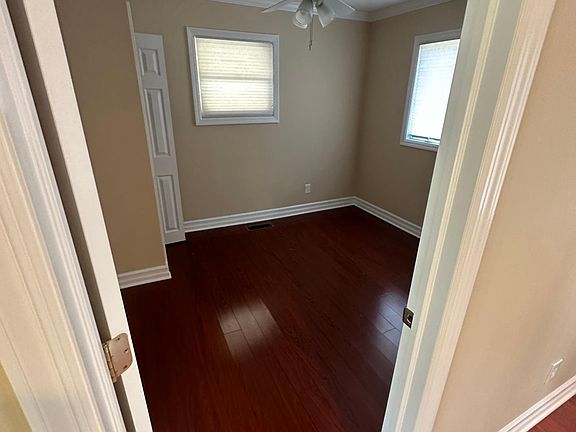 4th image of 72 Barteau Ave