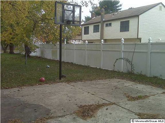 4th image of 1270 Pismo Ct