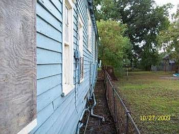 4th image of 8406 Apple St