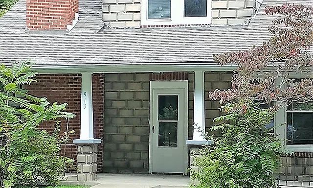 1st image of 913 W Neville St