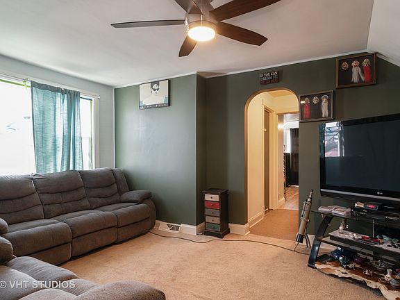 4th image of 3735 N Cicero Ave