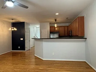 1401 Stone Manor Dr — Photo 9