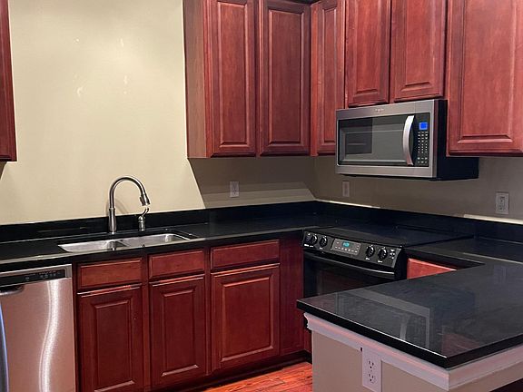 2nd image of 104 Montgomery St Unit 9