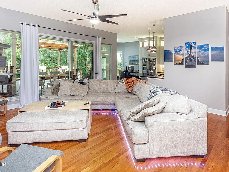 2653 Dalmation Ln E — Photo 4