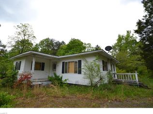 449 Crestwick Rd, Ramseur, NC 27316